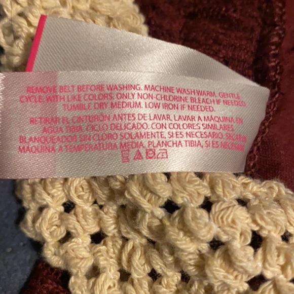 Extra large burgundy lace skirt with belt - Picture 9 of 9